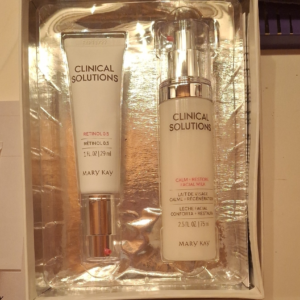 Mary Kay Clinical Solutions Retinol 0.5 Set - Cream and Silver - Picture 3 of 3